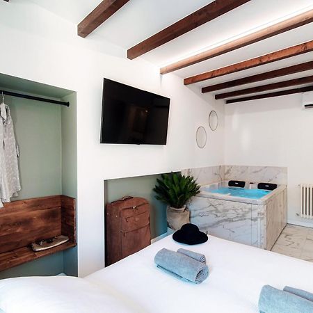Sahara & Amazzonia Luxury Rooms- The House Of Travelers Como Bagian luar foto