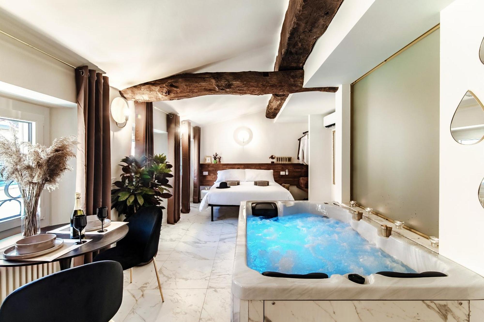 Sahara & Amazzonia Luxury Rooms- The House Of Travelers Como Bagian luar foto
