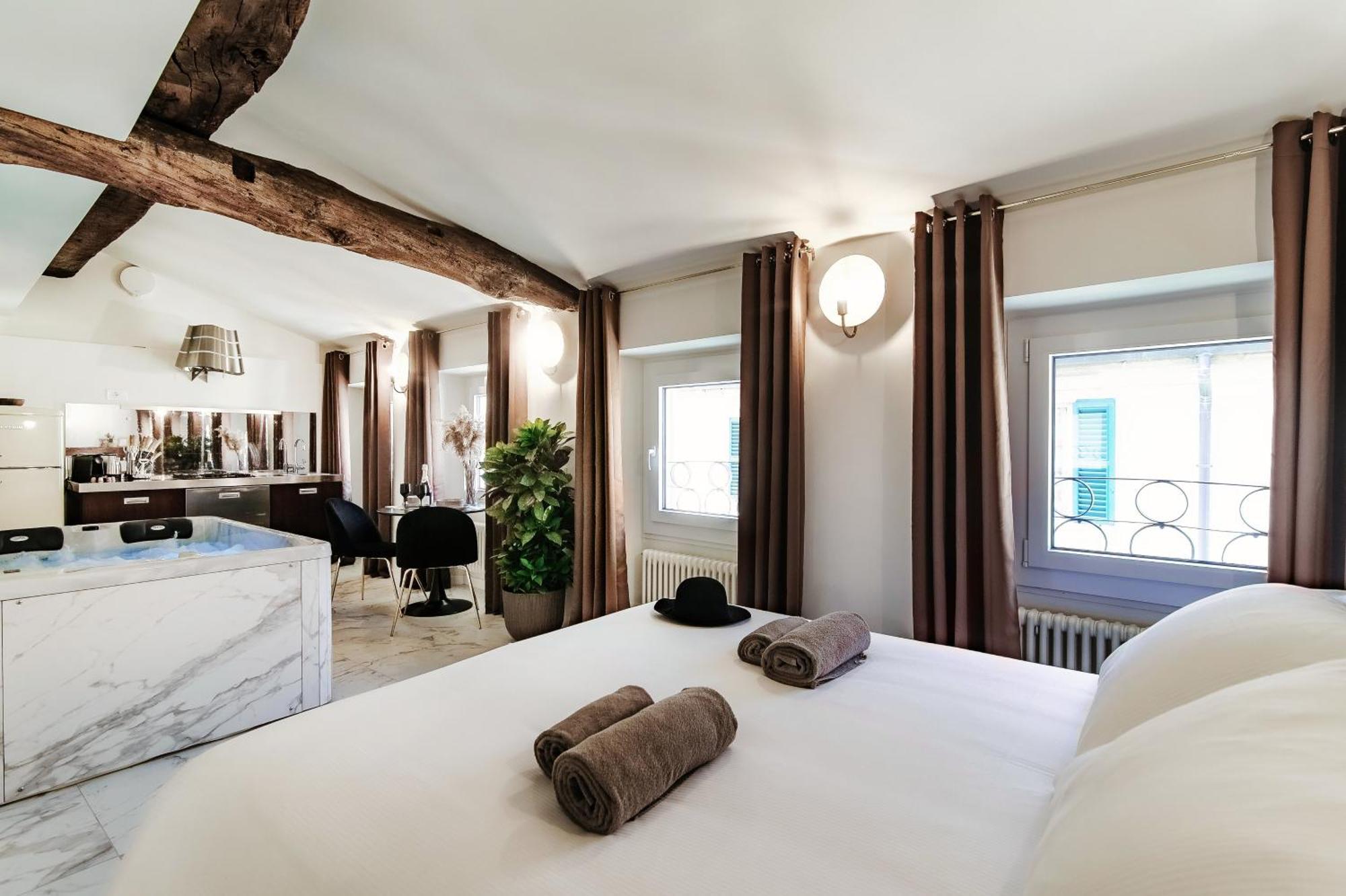 Sahara & Amazzonia Luxury Rooms- The House Of Travelers Como Bagian luar foto