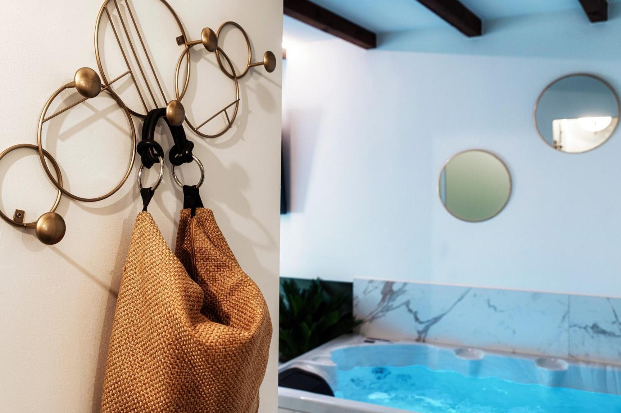 Sahara & Amazzonia Luxury Rooms- The House Of Travelers Como Bagian luar foto