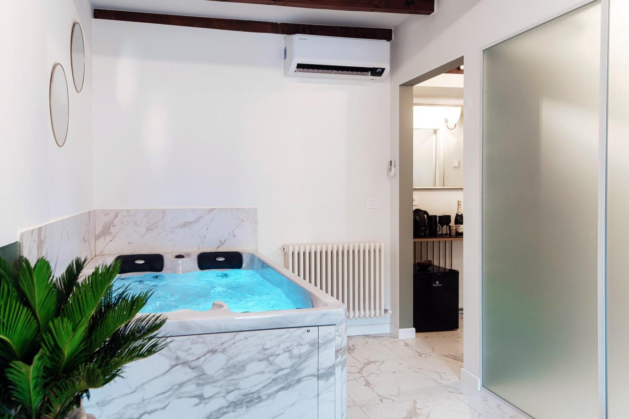 Sahara & Amazzonia Luxury Rooms- The House Of Travelers Como Bagian luar foto