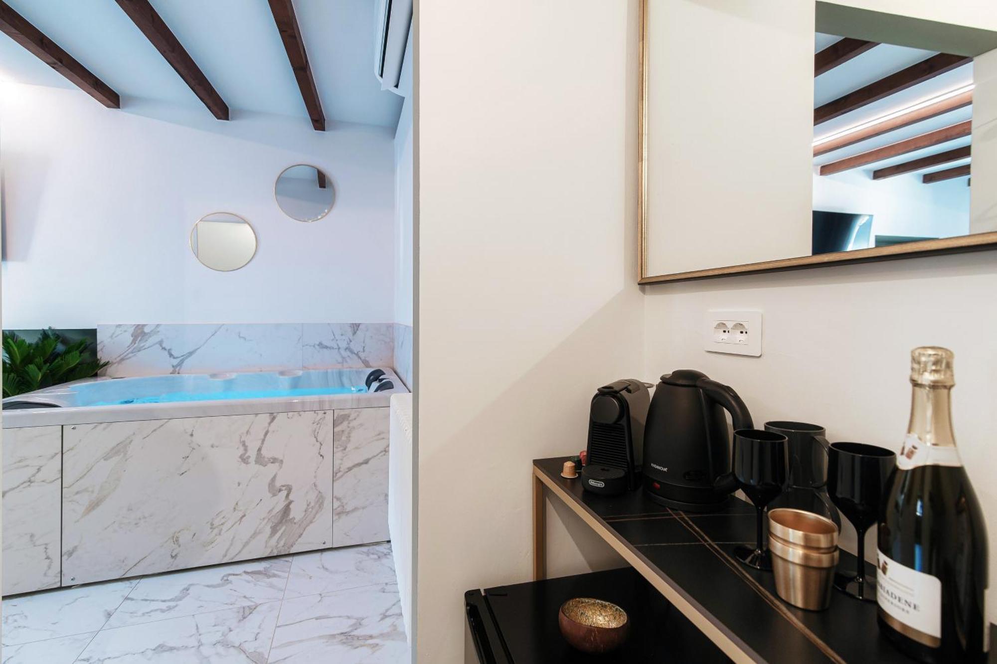 Sahara & Amazzonia Luxury Rooms- The House Of Travelers Como Bagian luar foto