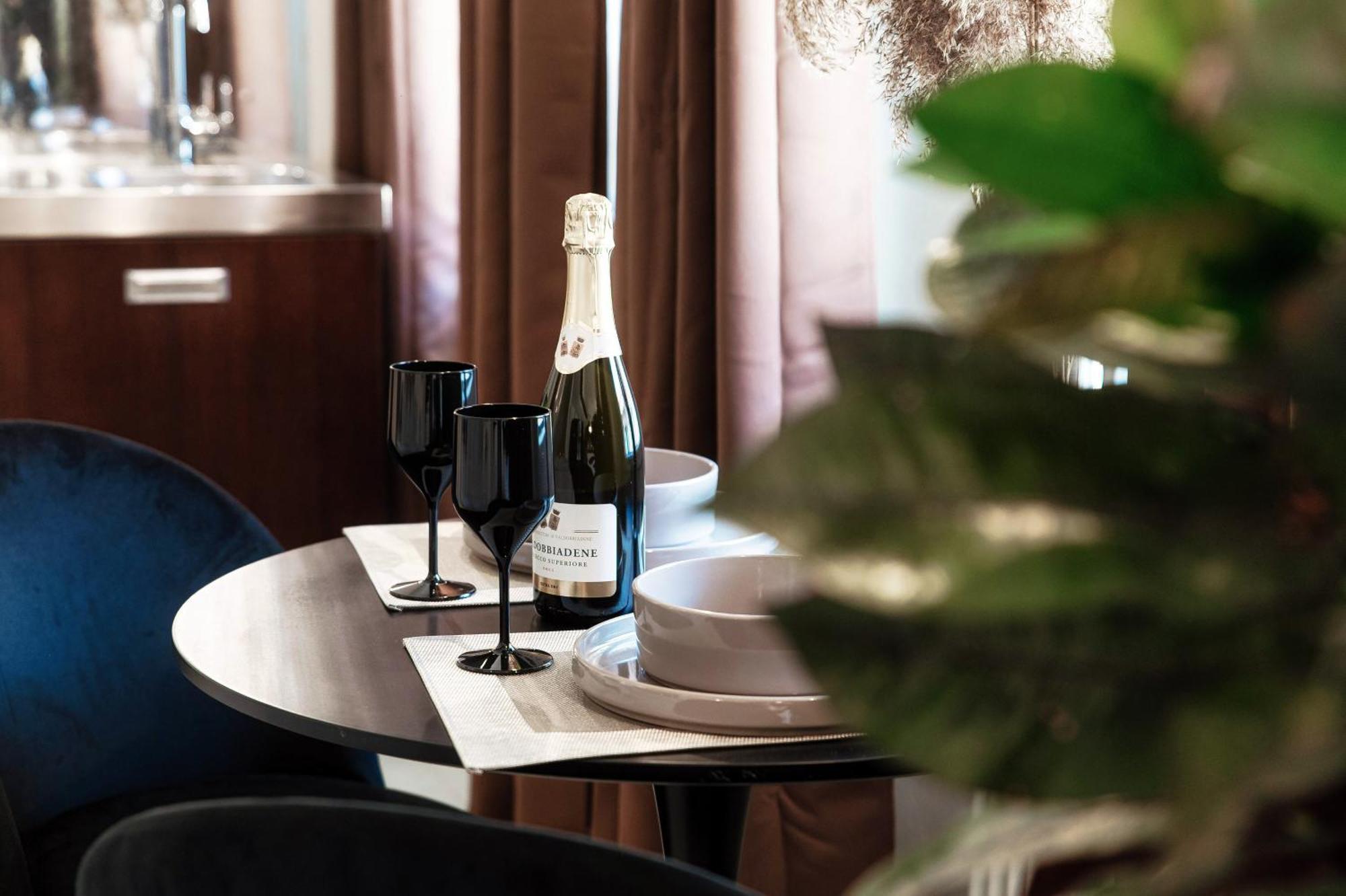 Sahara & Amazzonia Luxury Rooms- The House Of Travelers Como Bagian luar foto