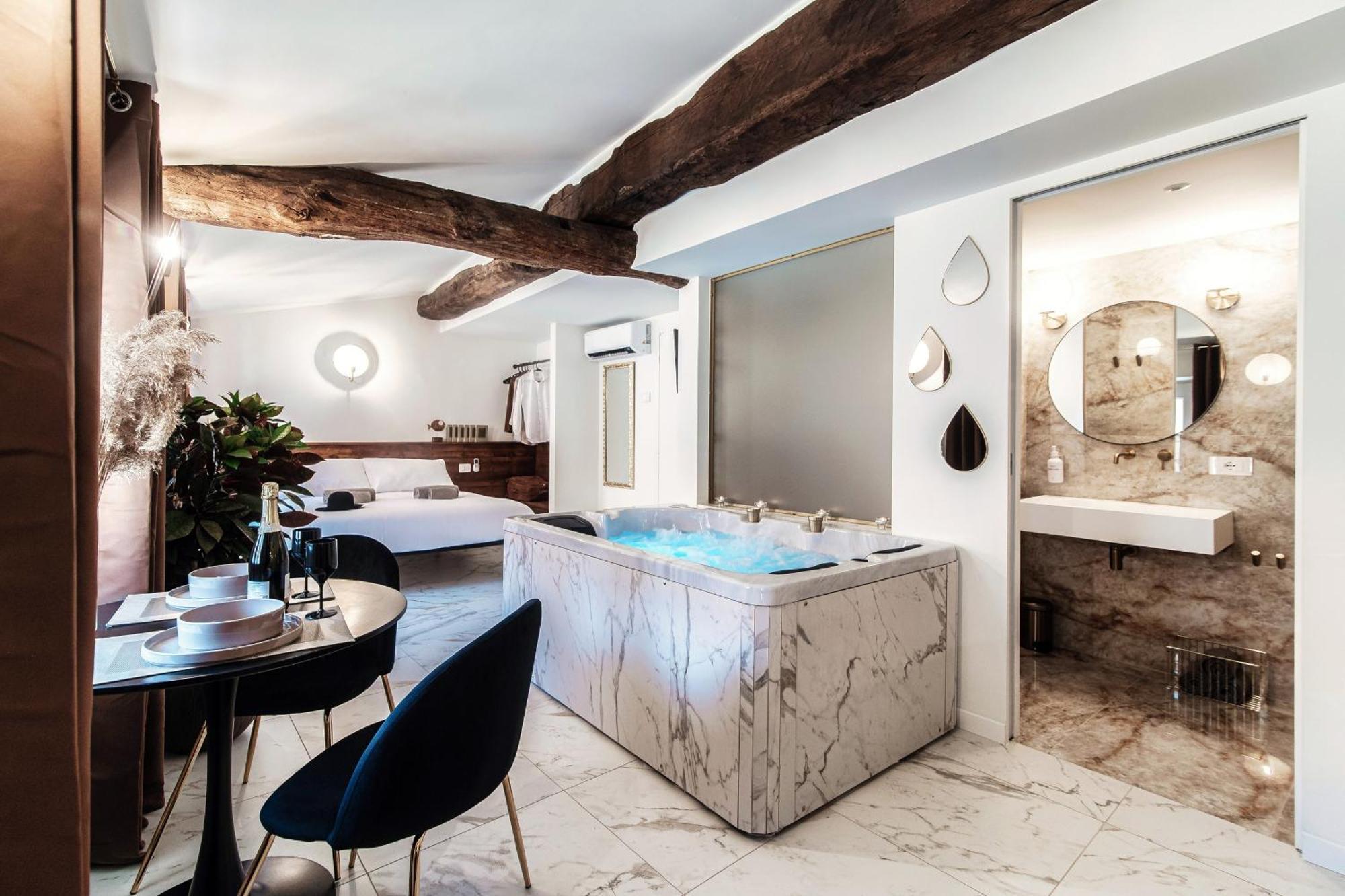 Sahara & Amazzonia Luxury Rooms- The House Of Travelers Como Bagian luar foto