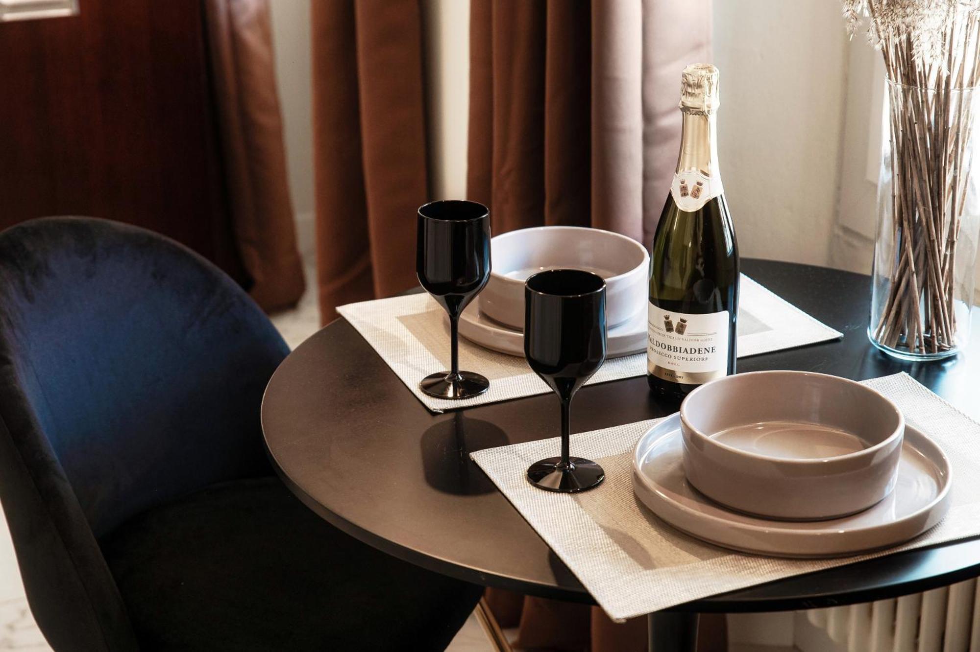 Sahara & Amazzonia Luxury Rooms- The House Of Travelers Como Bagian luar foto