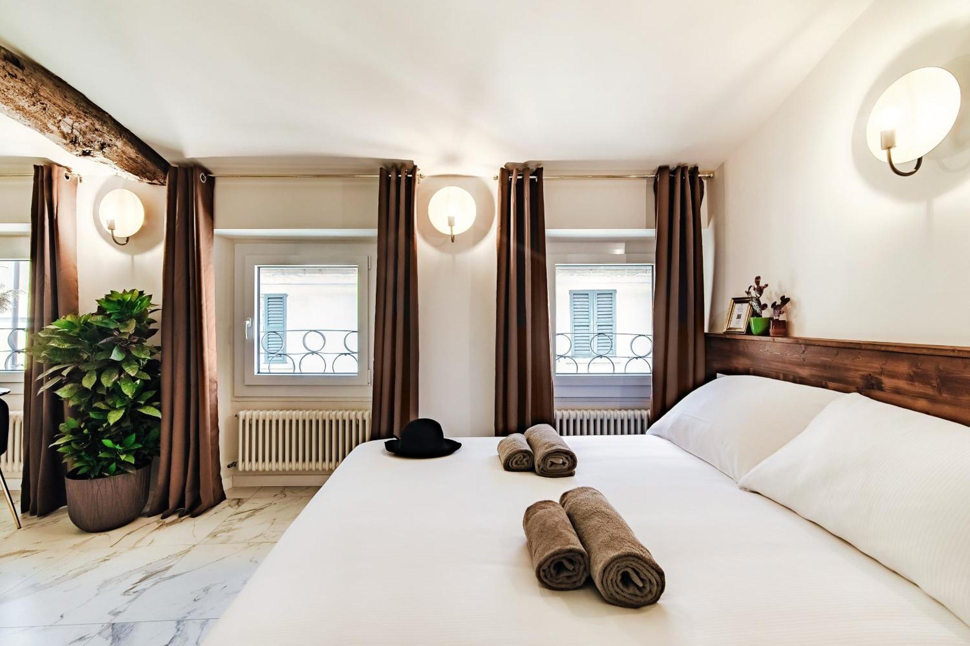 Sahara & Amazzonia Luxury Rooms- The House Of Travelers Como Bagian luar foto