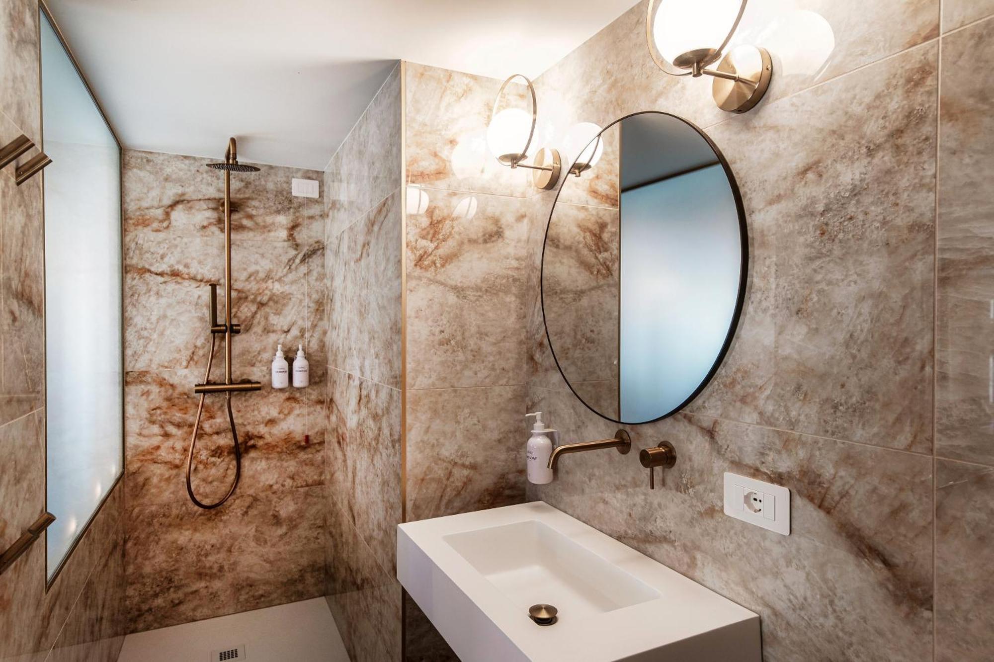Sahara & Amazzonia Luxury Rooms- The House Of Travelers Como Bagian luar foto